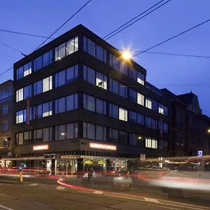 Easyhotel Centre South Отель